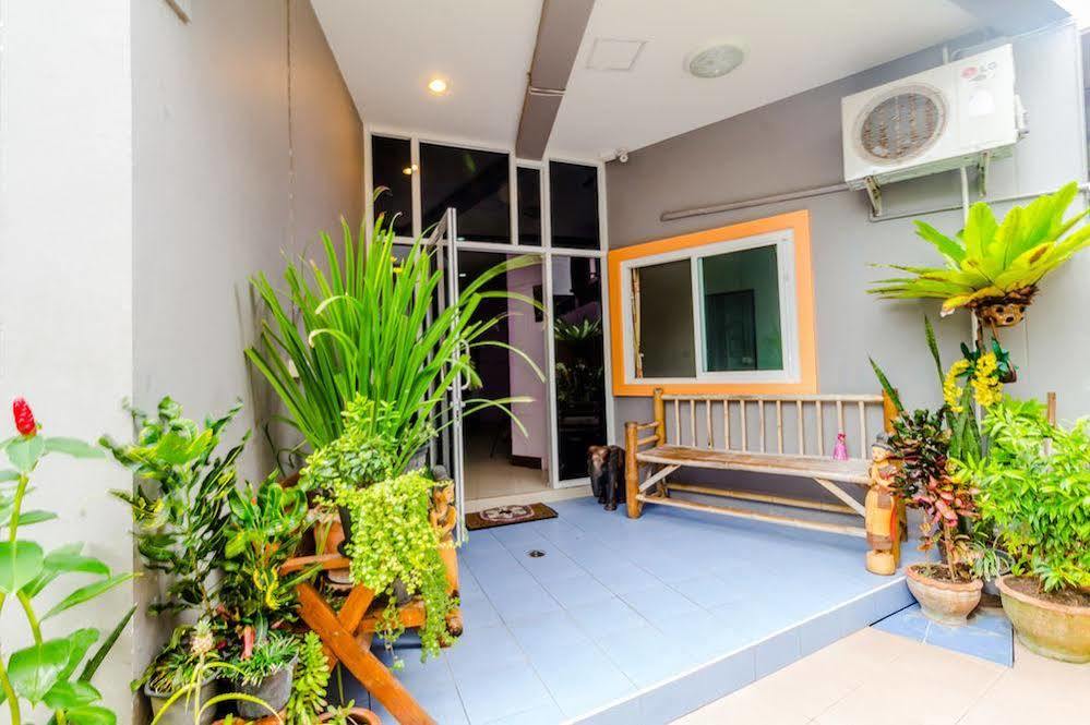 Baan Yuyen Karon Guesthouse Extérieur photo